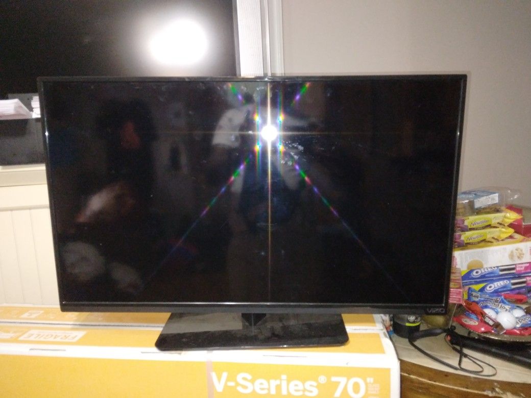 32 In Vizio Roku Tv