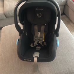 Uppa Mesa Car seat 