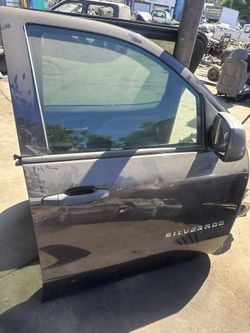 14-18 Chevrolet Silverado Front Door 
