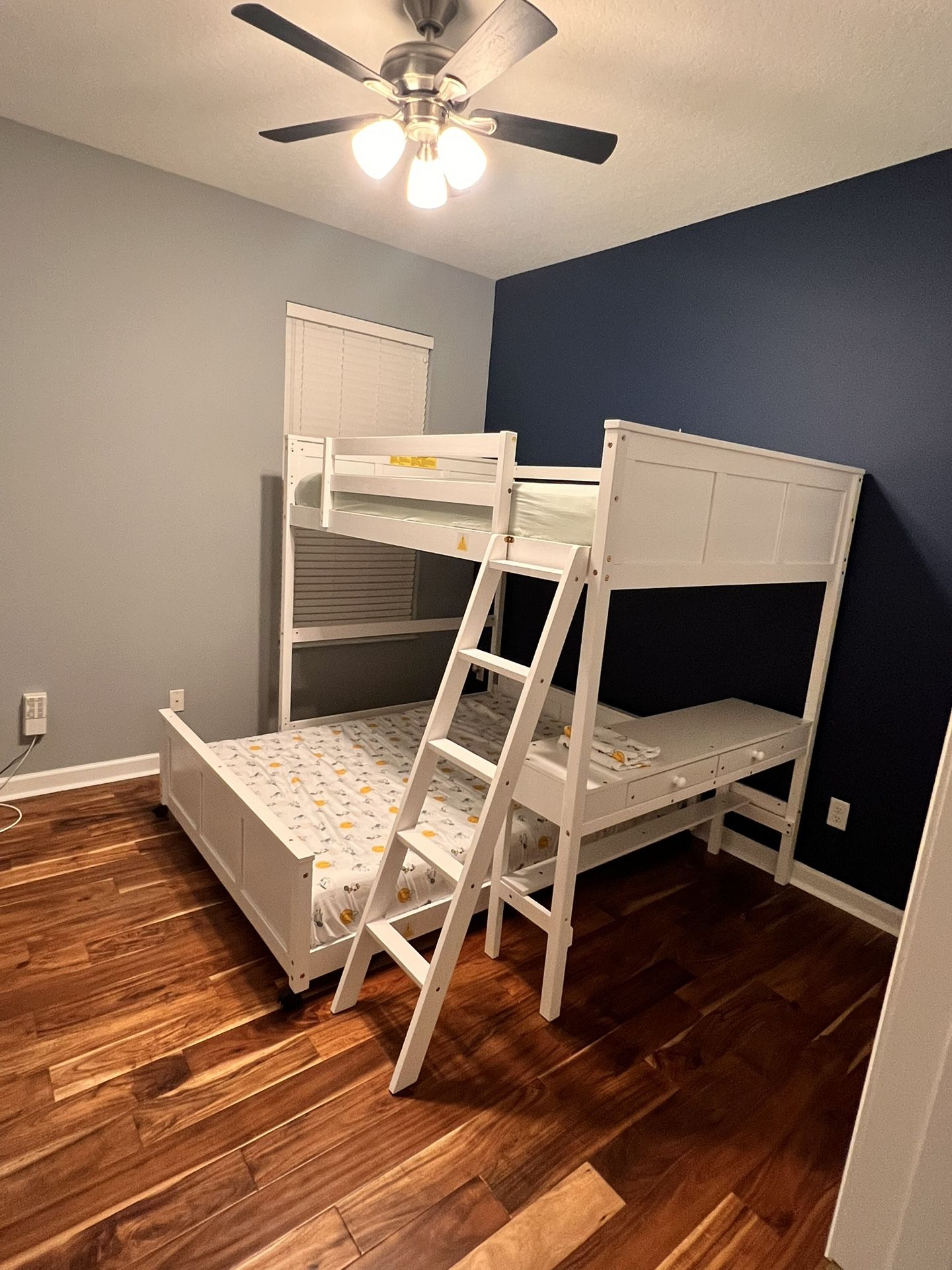 White Full Over Full Bunk Bed w/ Desk