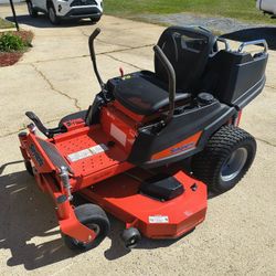 2023 Simplicity Zero Turn Mower, 124 Hours , 52 Inch Deck 