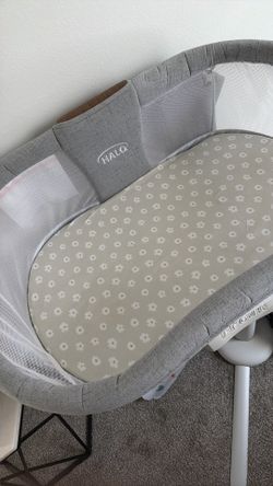 Halo bassinet.  (MUST PICK UP)