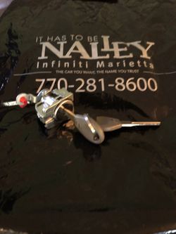 2007 Infiniti fx35 driver door lock cylinder and set of keys