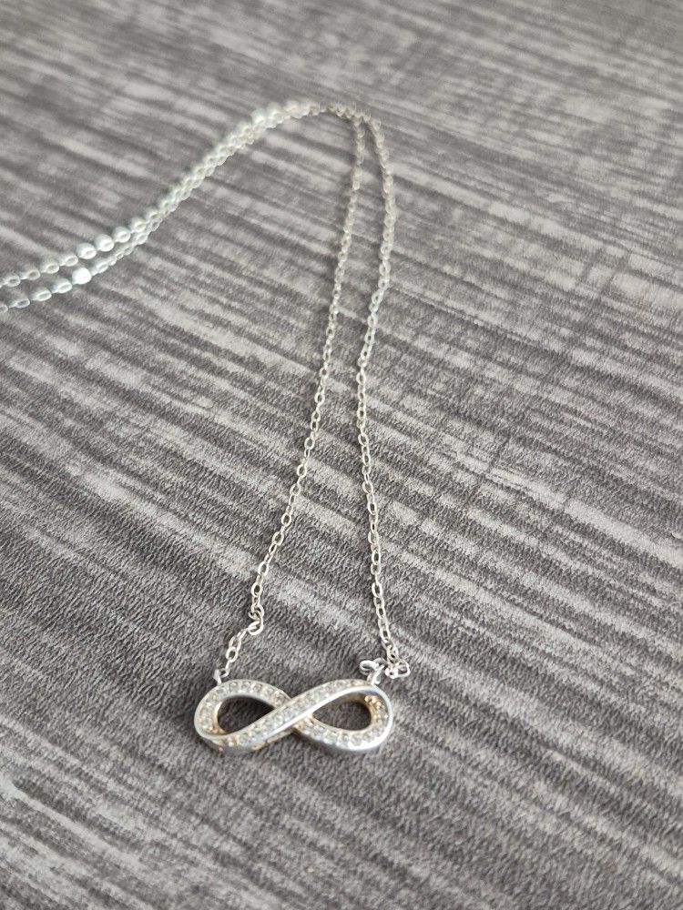 Womens silver necklace