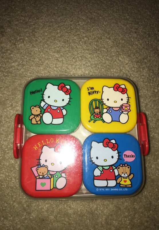Hello Kitty lunch-snack box