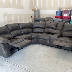 Beautiful Gray Reclining Sectional Couch!😍