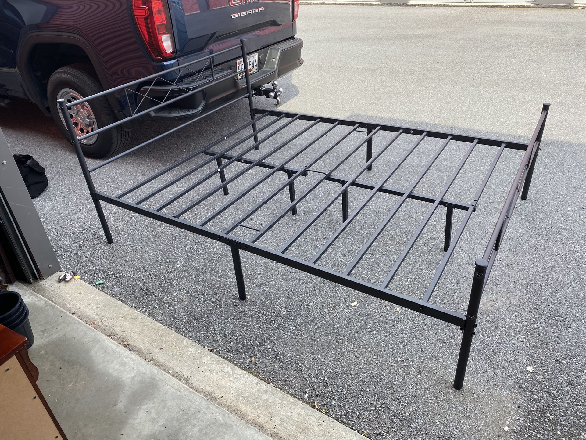 Queen Metal Bed And Mattress