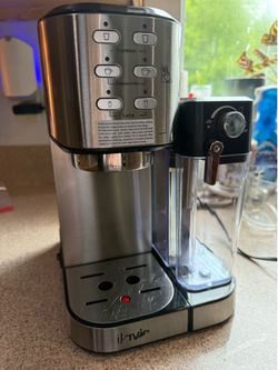 Espresso machine with accessories