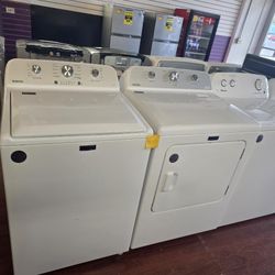 MAYTAG WASHER AND DRYER SET 