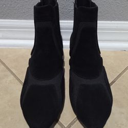 Neiman Marcus Women’s Ankle Boot Black Suede 6b( 6M)