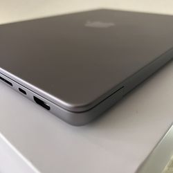 Apple MacBook Pro 14-Inch w/ M1 Pro Chip (32GB RAM, 1TB SSD)