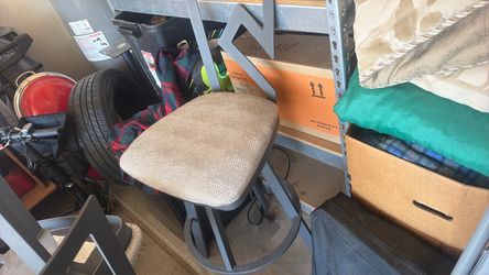 3 barstools