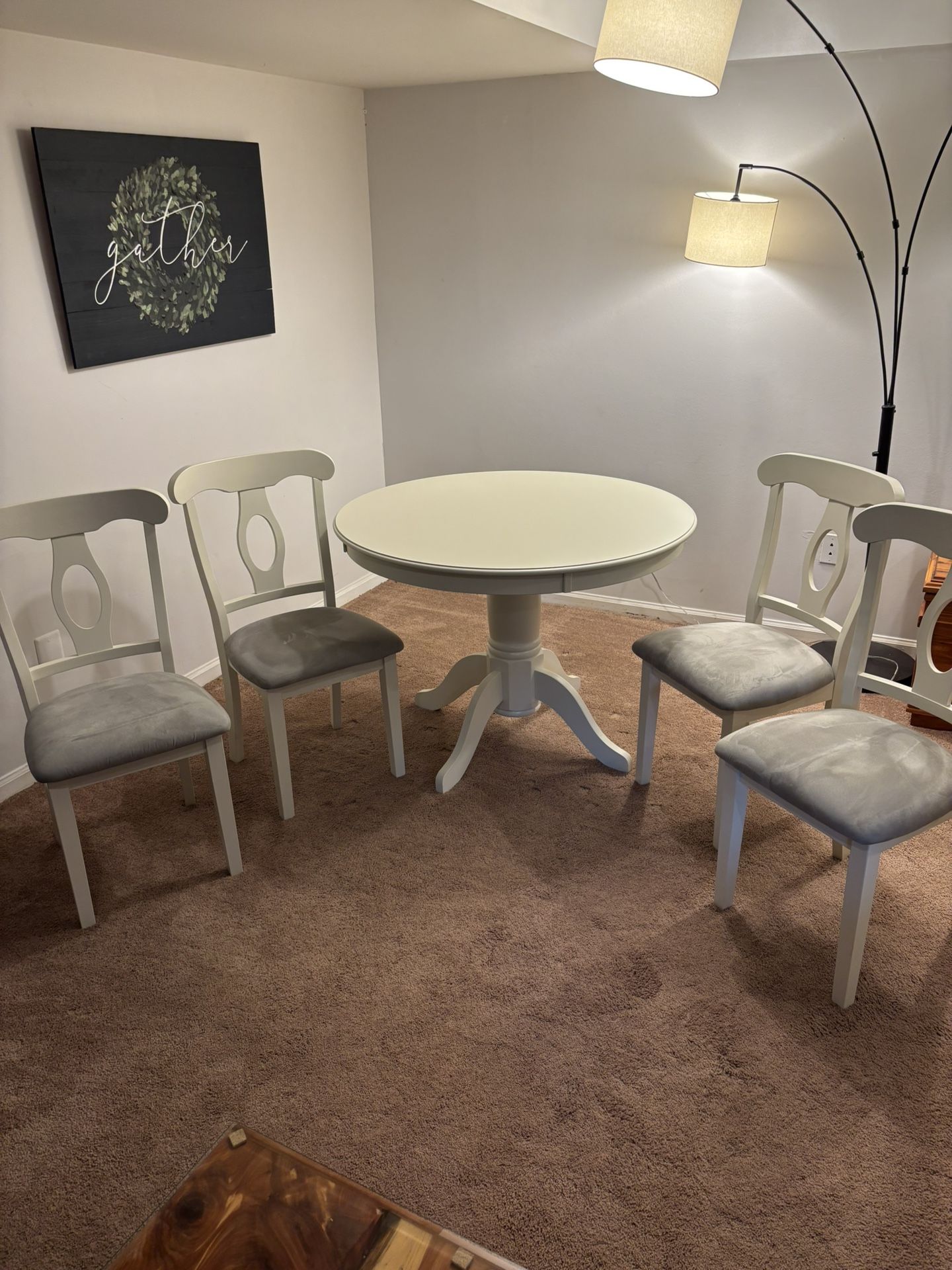 Kitchenette Table & Chairs