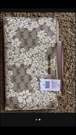 Michael Kors Clutch