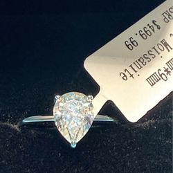 # 66- Stunning 1.8 Carat Pear-Shaped Moissanite Ring Size 7