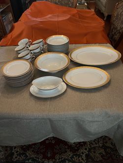 37 pc porcelain dish set