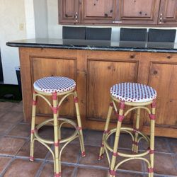 4 Safavieh Bar Stools, Like New , See PICTs. For Size & explanations. Item In San Clemente Ca. 