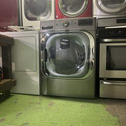 Stainless Steel Gas Dryer Brand Samsung Heavy Duty Everything Works Great With This A 3 Months Warranty 