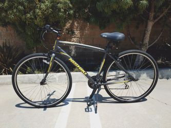 700x35c Black Yellow Nikishi Street Bike Trail Hybrid Bicycle Home Office School Dorm X