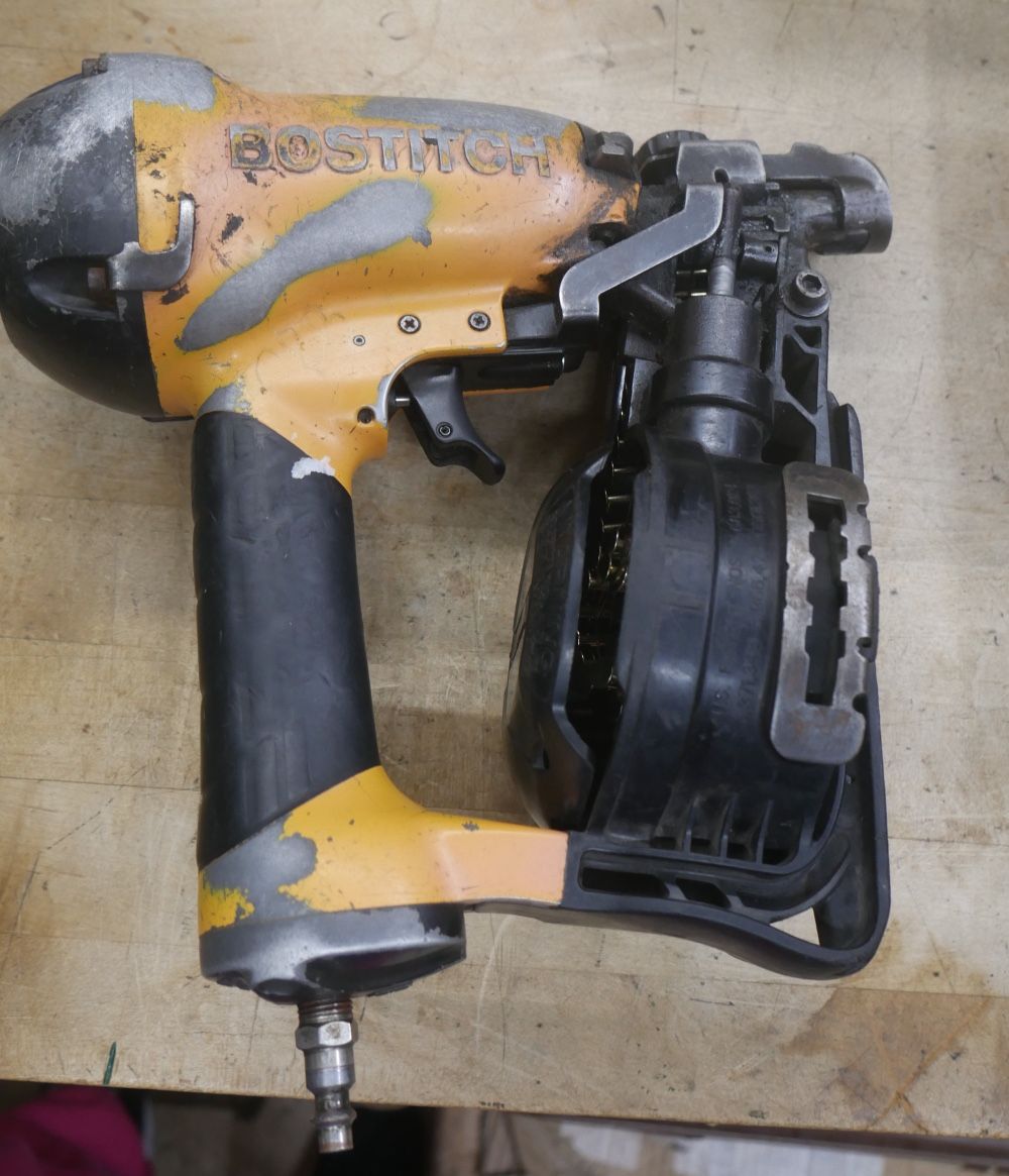 Bostitch air nail gun RN46-1 Pre owned 889233-1