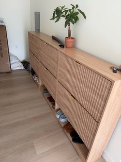 Narrow Shoe cabinet 2 door, wavy