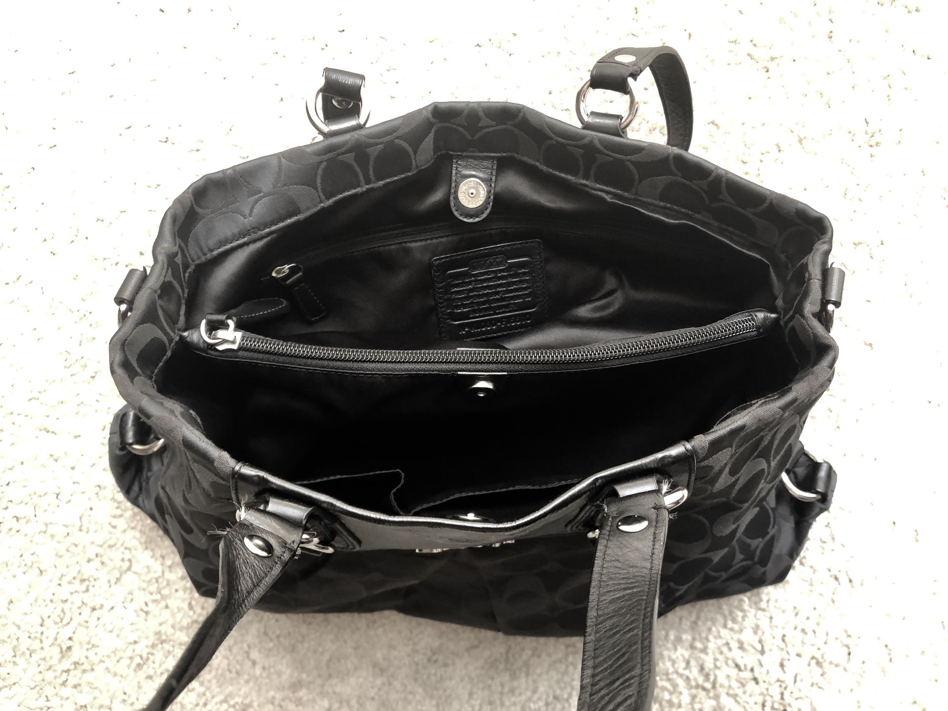 Coach purse (used only for few months-great condition)