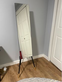 floor mirror