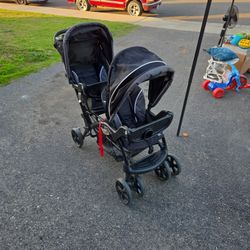 Stroller 2 seater. Baby trend sit and stand