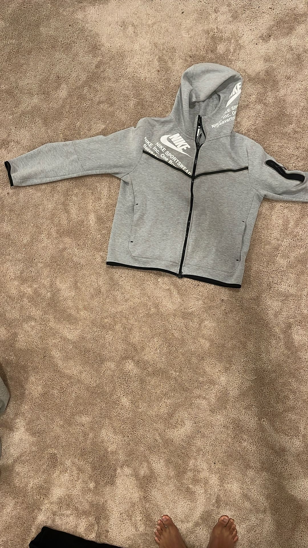 Off White Nike Tech