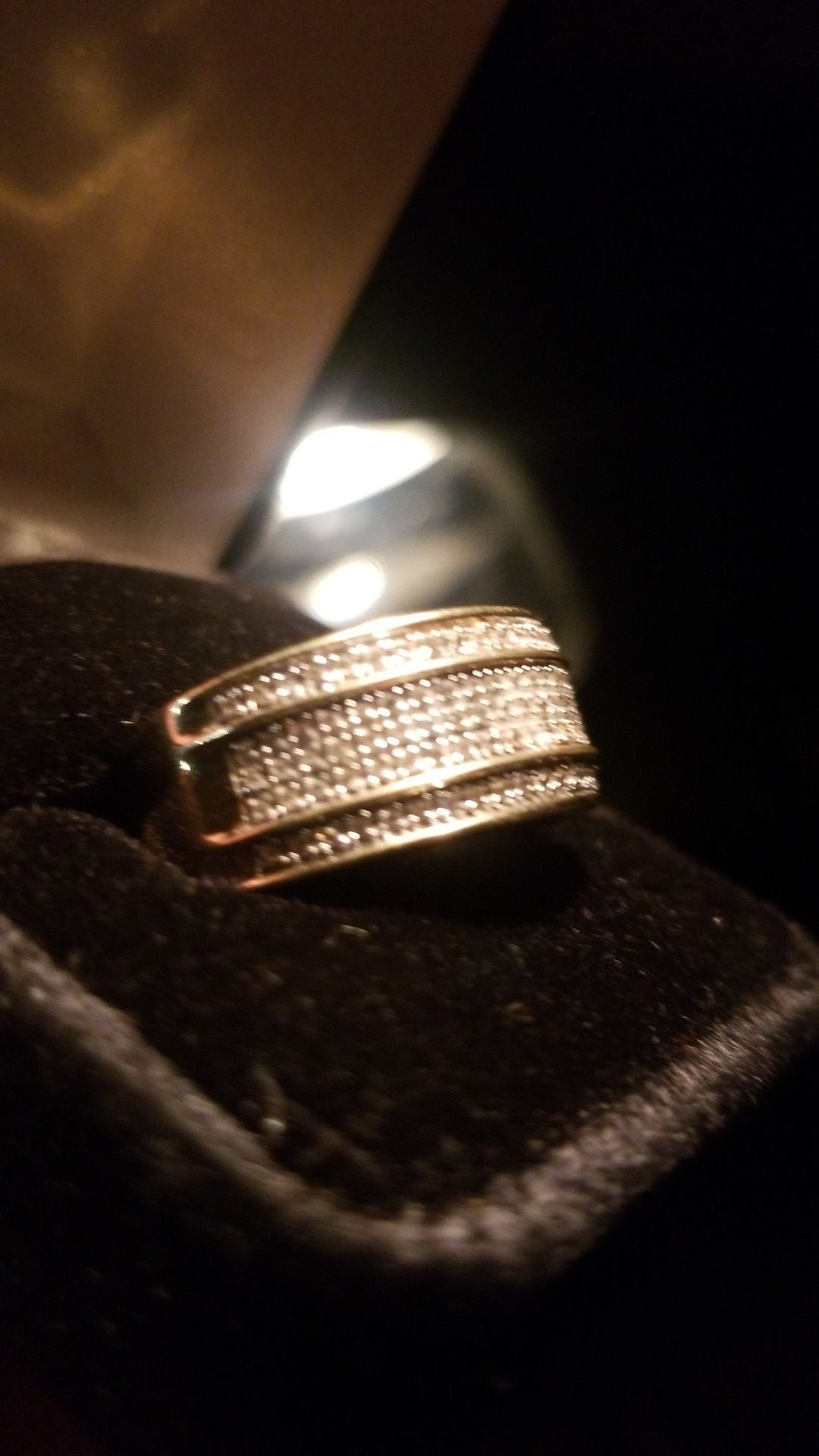 10kt yellow gold diamond Accent Men Ring