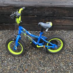 Schwinn Valve 12" Kids' Bike - Blue