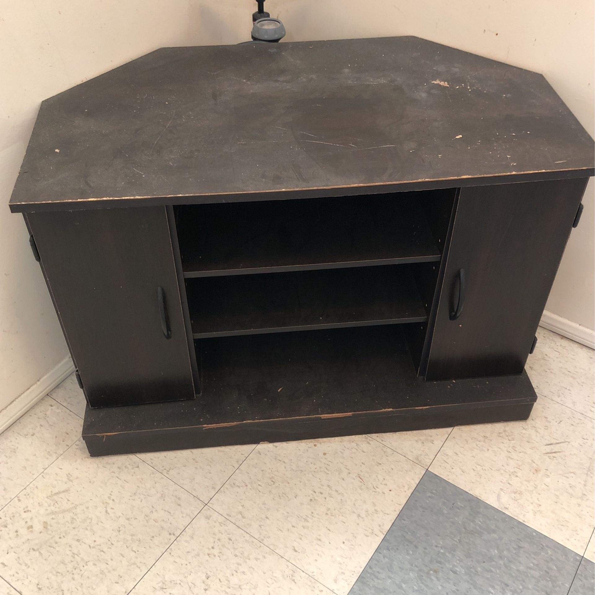 Tv Stand $5