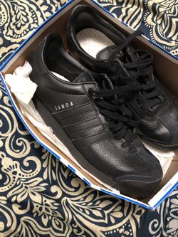 Black Adidas men’s size 9 perfect condition worn once