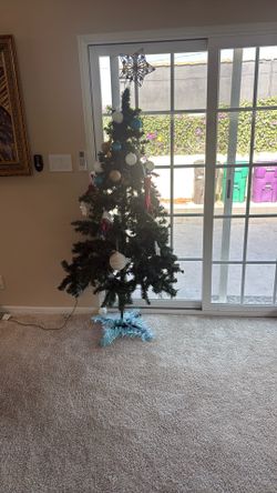 Pre Lit  Christmas Tree
