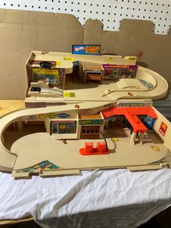 HOTWHEELS PLAYSET FROM 80s