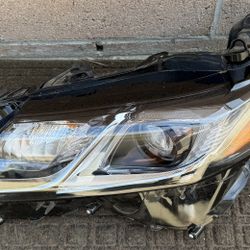 2020 Toyota Camry Left Side head light
