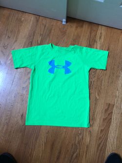 Youth boys Under Armour shirt size medium