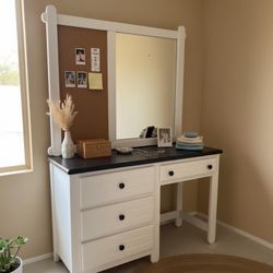 Vanity desk & Mirror 