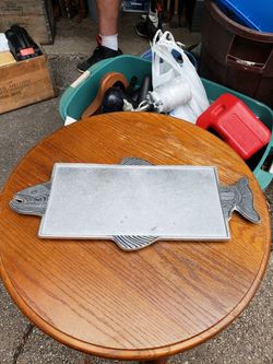 Metal fish cutting plate