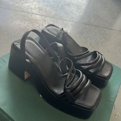 NEW Chelsea Paris Leather Platform Sandals – Size 7B (US)