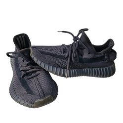 Adidas Women Yeezy Boost 350 v2  Black  Size 5 Women.