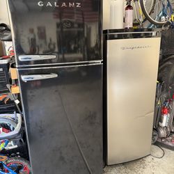 Galanz Retro Fridge/ freezer