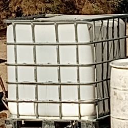 250 Gallon Water Tank 