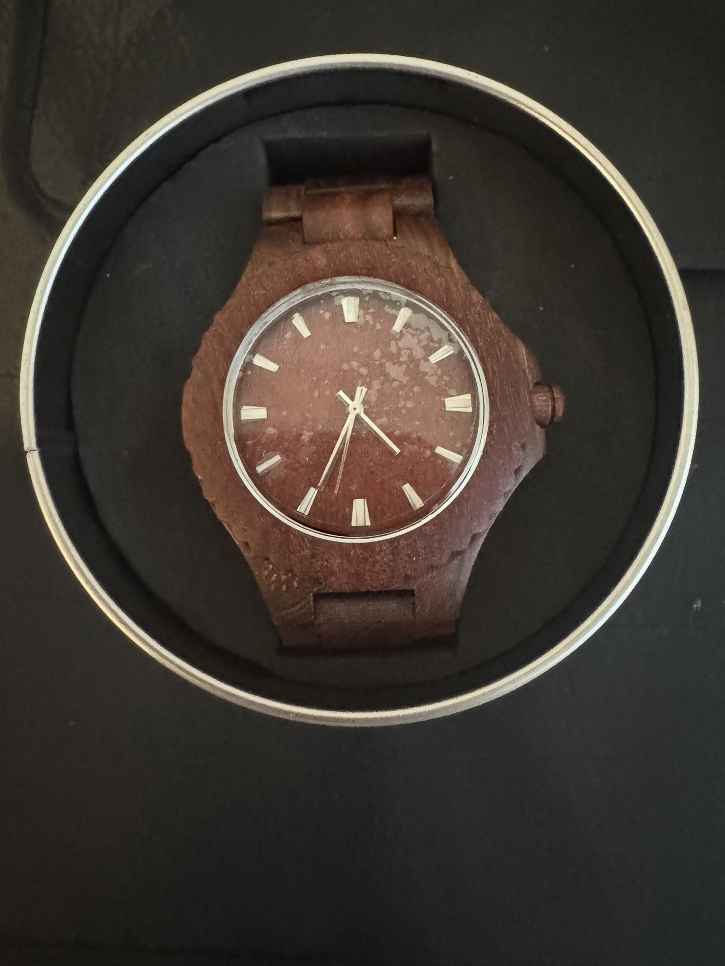 🕰️ Wooden Watch – Hammacher Schlemmer