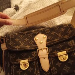 Lv Authentic With 2 Number S And 4 Letters Please Only Ask If Buying Cash Meet Up