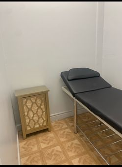 Black Massage/Treatment Table for Sals