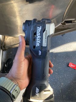 Makita AVT Cordless Oscillating Multi-Tool