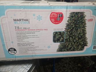 7.5 Prelit X Mas Tree