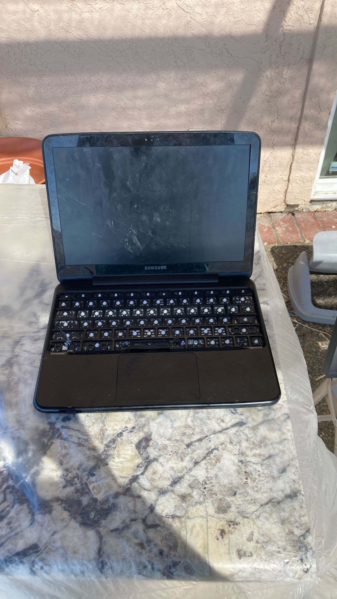 Old Samsung Laptop For Parts Only