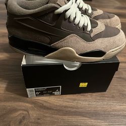 Air Jordan 4 RM  size 8.5